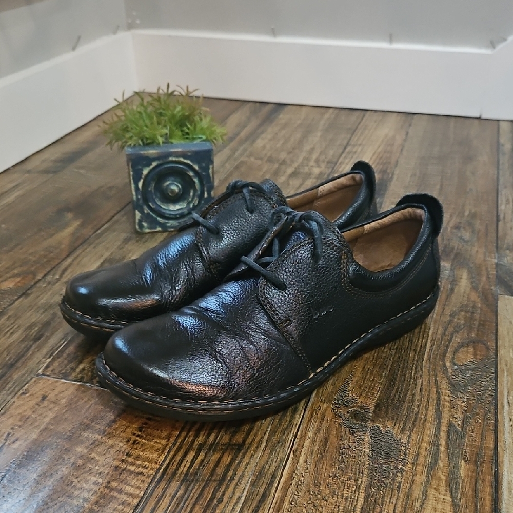 b.o.c. Black Leather Lace-Up Casual Flats
